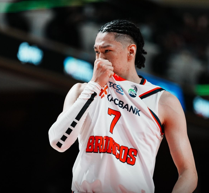 Хүлэгүүд цувралын харьцааг 3-0 болгож холдууллаа